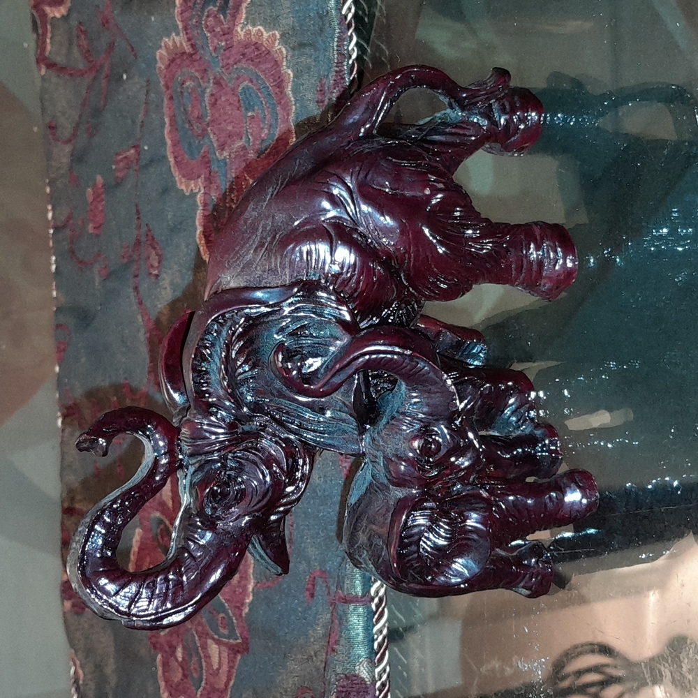 🌺ELEPHANTS Figurine